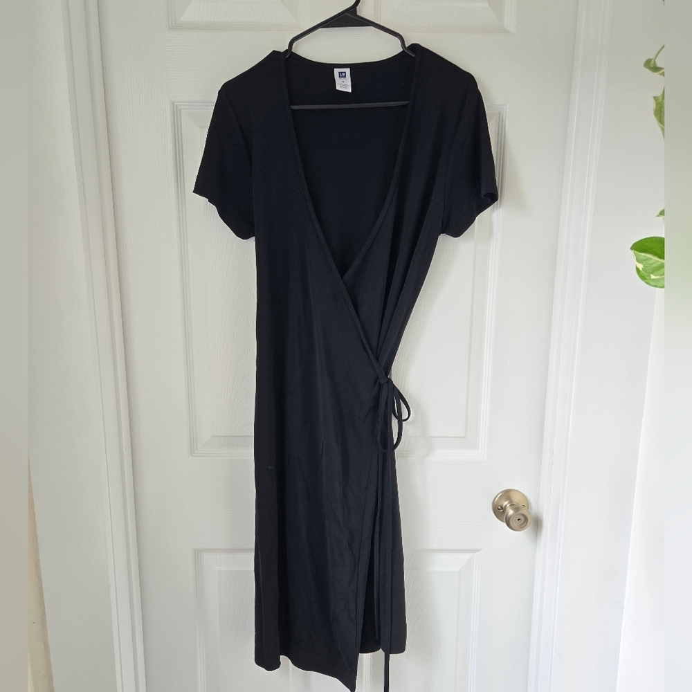 Elegant GAP Black Wrap Dress Size Medium- Staple Classic Mid Length